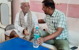 वयोवृद्धाच्या अभंगाने प्रांताधिकारी भारावले