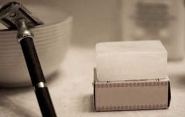 तुरटीचे ‘हे’ 5 गुणकारी फायदे आफ्टरशेवसाठी आहेत लाभदायी