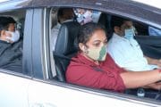 उपमुख्यमंत्री अजित पवार यांच्या गाडीचे महिला पोलिसाकडून सारथ्य