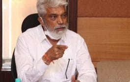 शेतकऱ्यांना जुन्या दराने खताची विक्री करावी – कृषिमंत्री दादाजी भुसे यांचे आवाहन