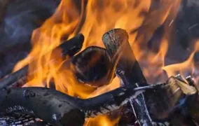 देशातील 'या' गावात एकाचवेळी होतात अंत्यसंस्कार अन् रक्षाविसर्जनही!