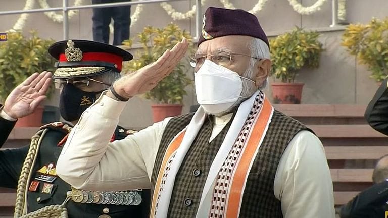 उत्तराखंडची टोपी, मणिपूरचा गमछा! पंतप्रधान मोदींचा नवा लुक चर्चेत