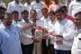 पंढरपुरात 'स्वाभिमानी'ने दिला महावितरणला साप भेट
