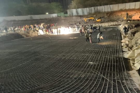 पुण्यात इमारतीचा स्लॅब कोसळून 5 कामगारांचा मृत्यू