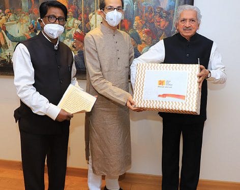 मराठीला ‘अभिजात’ दर्जाच्या मागणीसाठी ४ हजार पोस्ट कार्ड मुख्यमंत्र्यांच्या उपस्थितीत राष्ट्रपतींकडे रवाना