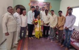 स्वातंत्र्याचा अमृत महोत्सव | क्रांतिवीर पांडू मास्तर यांच्या वारसदार श्रीमती बनुबाई पाटील यांचा सत्कार