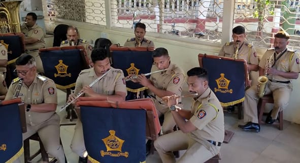 पुष्पाच्या 'श्रीवल्ली'ची मुंबई पोलिसांना भूरळ; जबरदस्त परफॉर्मन्स