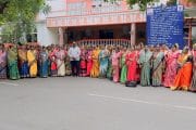 शिरटेतील उद्योजकाने मुलाच्या वाढदिवसानिमित्त महिलांना घडविले अक्कलकोट दर्शन
