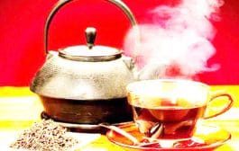 प्या काळा चहा आणि आजारांपासून दूर  रहा