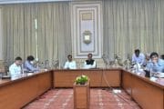 येत्या दोन वर्षात प्रत्येक जिल्ह्यात वैद्यकीय महाविद्यालय उभारा; देवेंद्र फडणवीस यांचे निर्देश