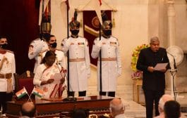 जगदीप धनखड यांनी घेतली उपराष्ट्रपतीपदाची शपथ