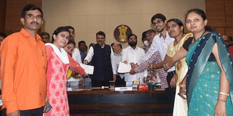 मराठा समाजासह अन्य प्रवर्गातील सुमारे १०६४ उमेदवारांना अधिसंख्य पदांवर नियुक्ती