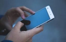 मोबाईल हरवला तर आधी 'हे' काम करा;असा करा Data सुरक्षित