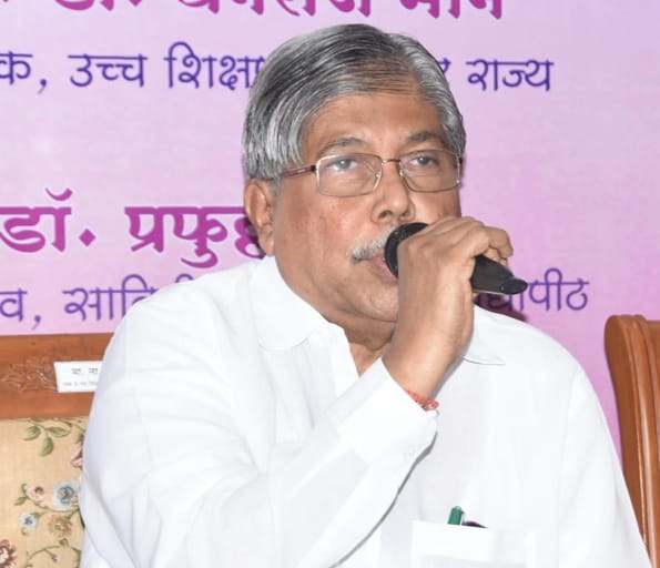 राज्यात प्रत्येक गावात ग्रंथालय सुरू करणार