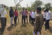 नागपूर । मनरेगा आयुक्तांची थेट चालू कामाच्या स्थळी जाऊन मजुरांची भेट