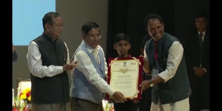 महाराष्ट्रातील तीन विद्यालयांना ‘स्वच्छ विद्यालय पुरस्कार’