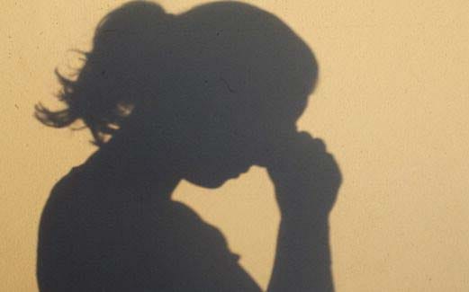 कामाच्या ठिकाणी महिला कर्मचाऱ्यांचा छळ होतोय... तर तक्रार करा