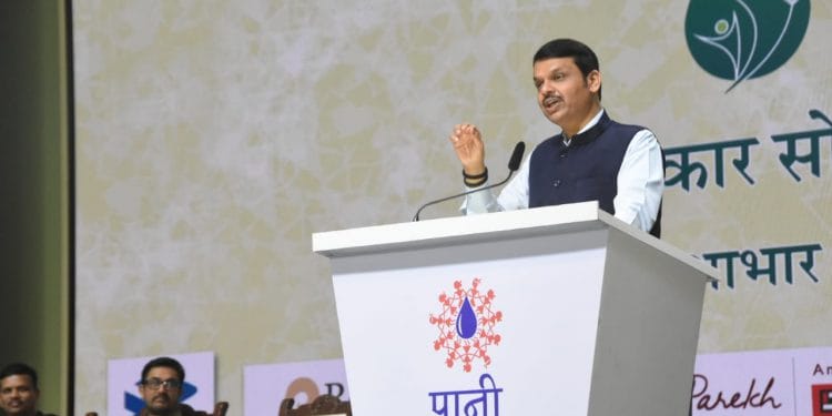 मोठी बातमी । राज्य सरकार शेतकऱ्यांची जमीन भाड्याने घेणार