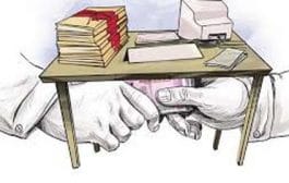 25 हजाराची लाच स्विकारताना ग्रामसेवक चतुर्भूज
