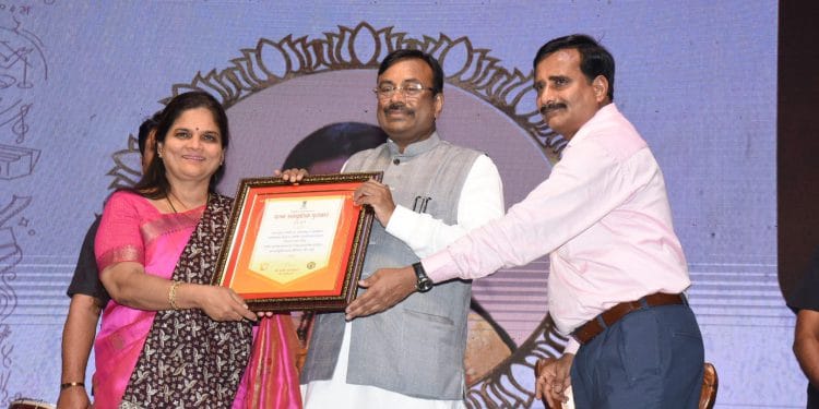 मराठी नाटकांना अल्पदरात नाट्यगृह उपलब्ध करुन देणार – सांस्कृतिक कार्य मंत्री सुधीर मुनगंटीवार