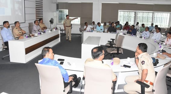 पुणे - बेंगलुरू महामार्गावरील अपघात रोखण्यासाठी प्रशासन अलर्ट मोडवर; पुण्याच्या जिल्हाधिकाऱ्यांनी दिले हे आदेश