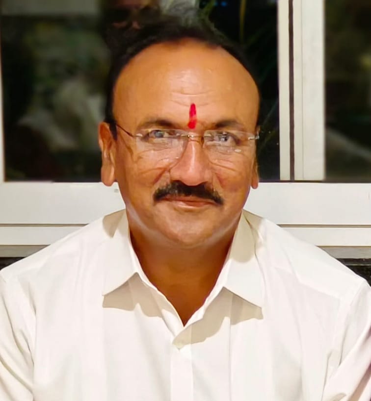 इस्लामपूर । सांगली जिल्हा मध्यवर्ती बँकेच्या तालुका विभागीय अधिकारीपदी संजय पाटील
