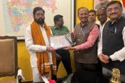 मुख्यमंत्री शिंदे यांना मुक्त विद्यापीठाचे पत्रकारिता पदविका प्रमाणपत्र