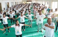 इस्लामपूर । एलआरपी आयुर्वेदिक मेडिकल कॉलेजमध्ये आंतरराष्ट्रीय योग दिवस साजरा