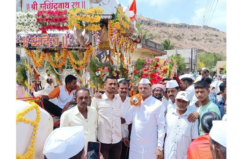 श्री मच्छिंद्रनाथ महाराज यांच्या पालखीचे पंढरपूरकडे प्रस्थान