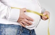 लठ्ठपणाने त्रस्त आहात? तर तुम्हाला सोडाव्या लागतील या सवयी