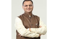 निशिकांत पाटील यांच्या वाढदिवसानिमित्त 'घर तिथे झाड' उपक्रम; 25 हजार वृक्षलागवड होणार