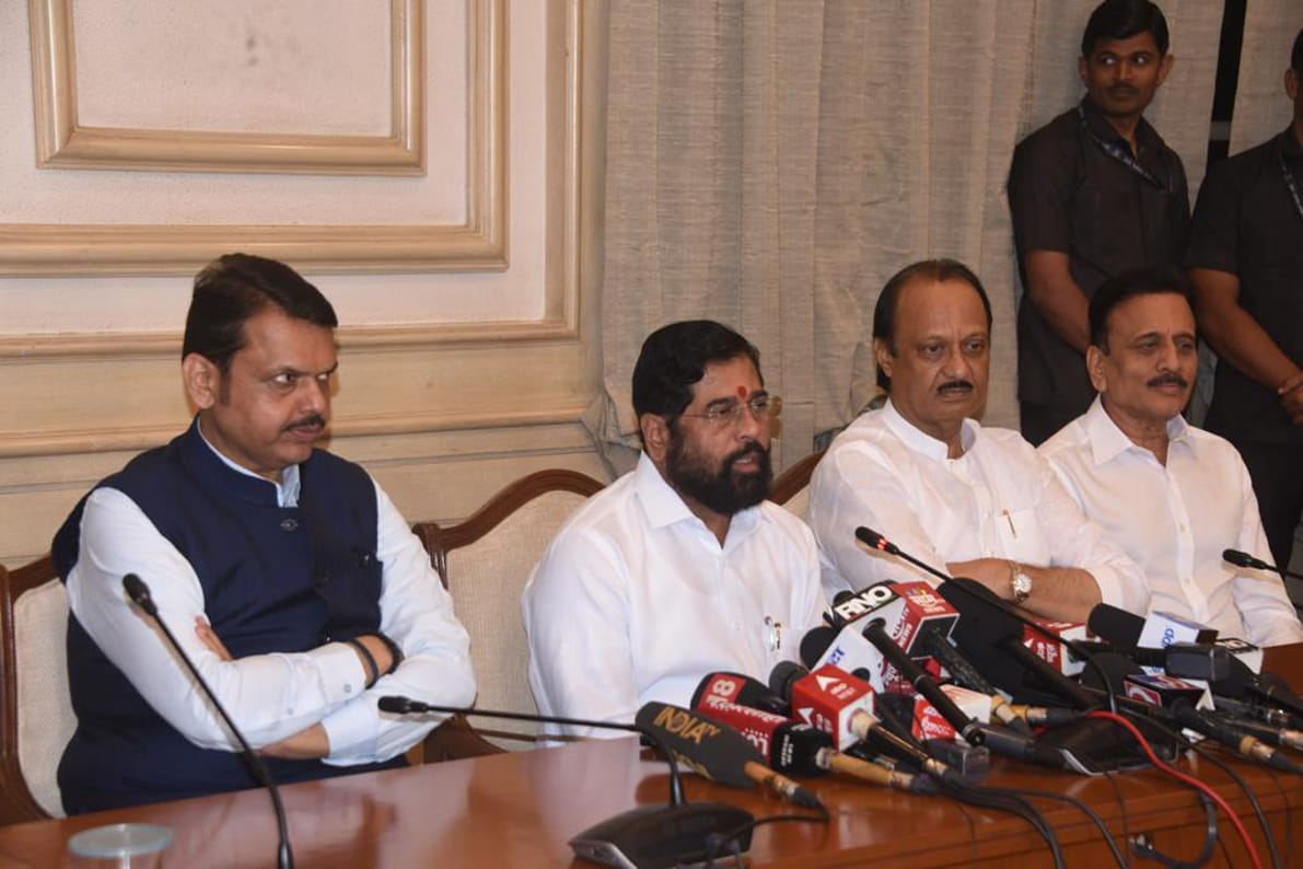 आंदोलकांवरील गुन्हे मागे घेणार; जरांगेंना उपोषण मागे घेण्याची सरकारची विनंती