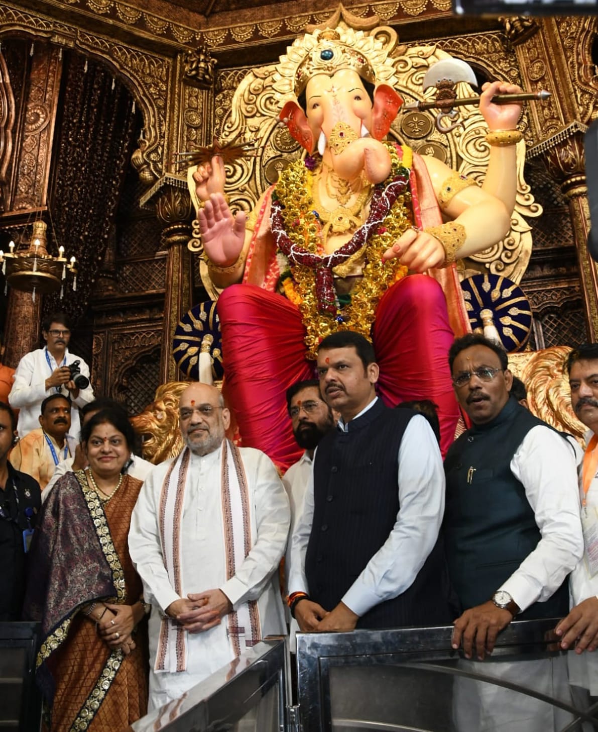 केंद्रीय गृहमंत्री अमित शाह यांनी घेतले लालबागच्या राजाचे दर्शन
