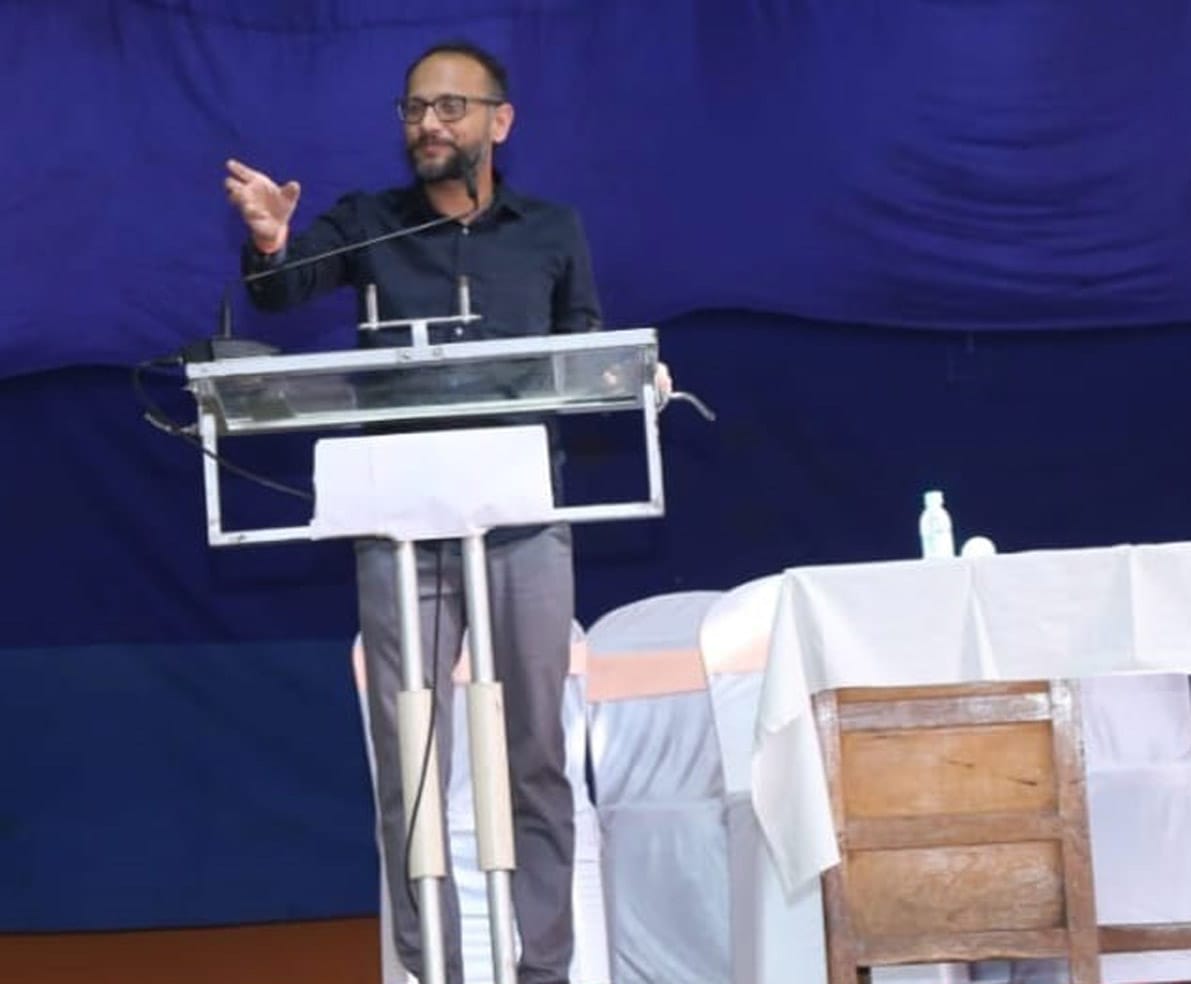 सुखी व्हायचे असेल तर...अहंकार सोडा,नाती जपा,मस्त जगा : गणेश शिंदे