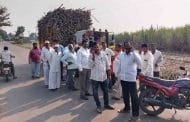 'स्वाभिमानी'ने कृष्णा, राजारामबापू कारखान्याचे ट्रॅक्टर रोखले