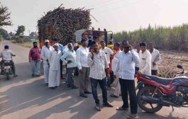 'स्वाभिमानी'ने कृष्णा, राजारामबापू कारखान्याचे ट्रॅक्टर रोखले