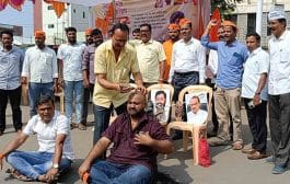 मराठा आरक्षण : इस्लामपुरात युवकांचे मुंडण; सरकारचे केले पिंडदान