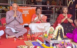राष्ट्रपती द्रौपदी मुर्मू यांनी घेतले श्री शनैश्वर मूर्तीचे दर्शन; चौथऱ्यावर जाऊन शनैश्वर मूर्तीस केला तैलाभिषेक