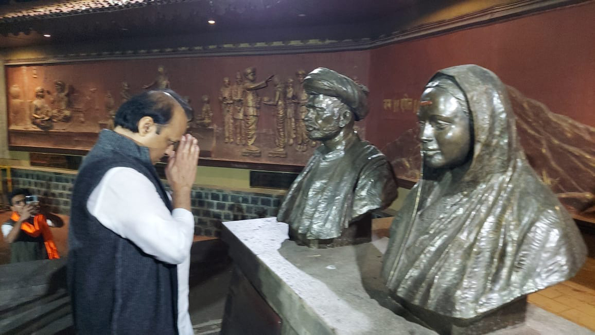 मुलींना शिक्षणाची प्रेरणा मिळेल असे स्मारक भिडेवाडा येथे उभारणार