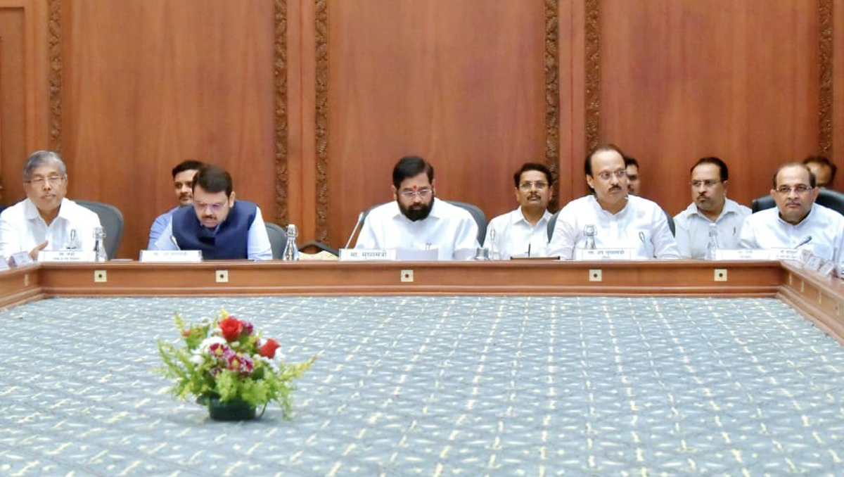 मराठा आरक्षणासंदर्भात मुख्यमंत्र्यांनी विभागीय आयुक्त,जिल्हाधिकाऱ्यांना दिले हे निर्देश