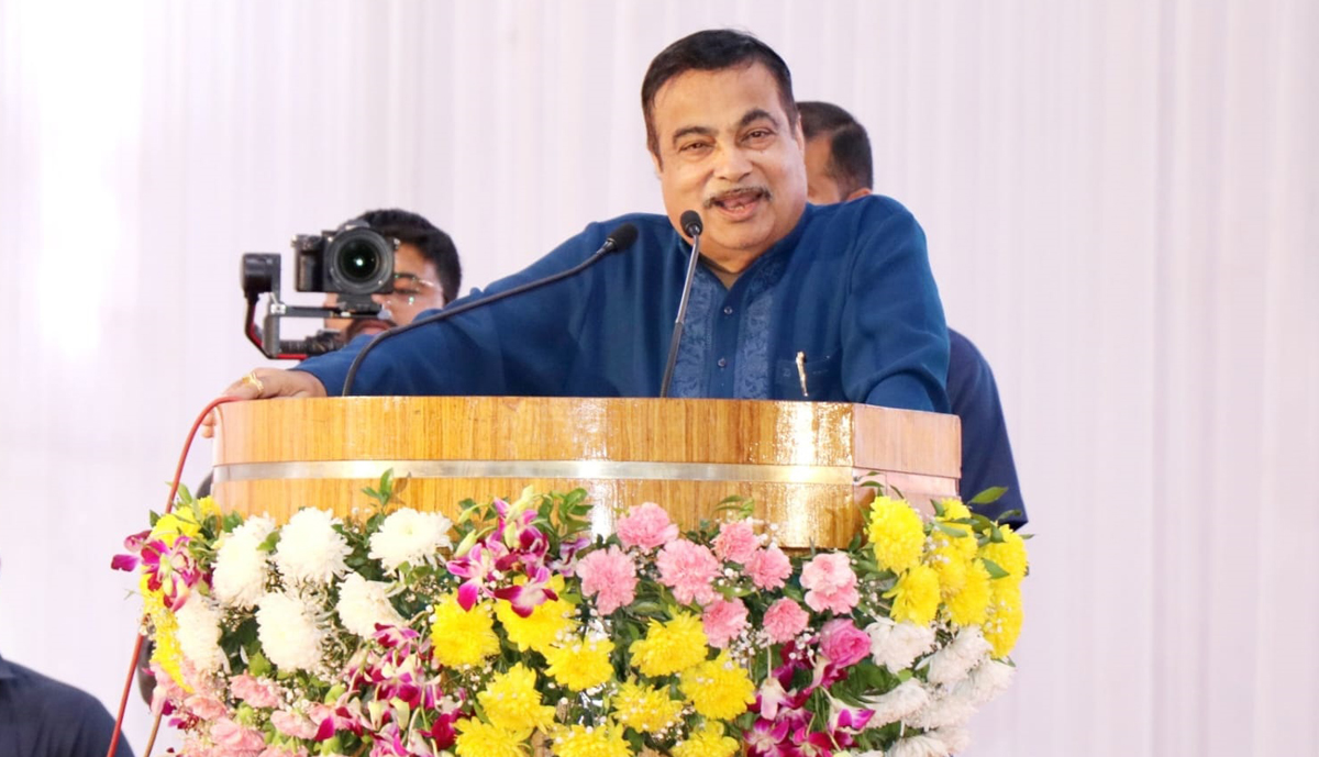 साखर कारखान्यांनी साखरेबरोबरच पर्यायी जैविक इंधन निर्मितीवर भर द्यावा, केंद्रीय मंत्री नितीन गडकरी यांचे आवाहन