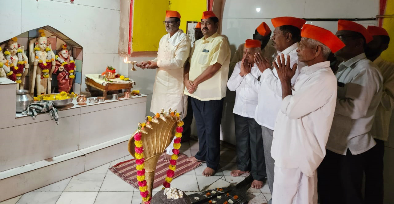 बहे रामलिंग बेटावरील राम मंदिरात अक्षता कलशाचे विधिवत पूजन