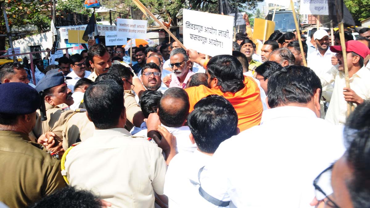 इस्लामपुरात राष्ट्रवादीचे कार्यकर्ते व पोलिसांमध्ये जोरदार झटापट 