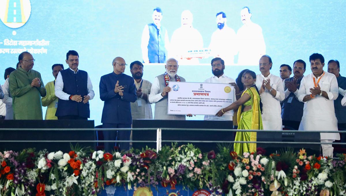 प्रधानमंत्री नरेंद्र मोदी यांच्या हस्ते विविध महत्त्वाकांक्षी प्रकल्पांचा शुभारंभ; कोट्यवधी शेतकऱ्यांना लाभाचे वितरण