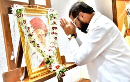 मुख्यमंत्री एकनाथ शिंदे यांचे दर्पणकार बाळशास्त्री जांभेकर यांना जयंतीनिमित्त अभिवादन