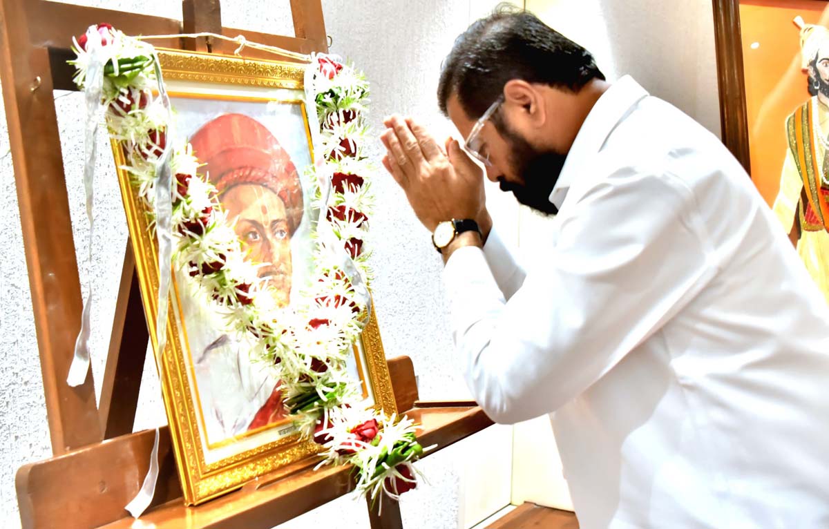 मुख्यमंत्री एकनाथ शिंदे यांचे दर्पणकार बाळशास्त्री जांभेकर यांना जयंतीनिमित्त अभिवादन