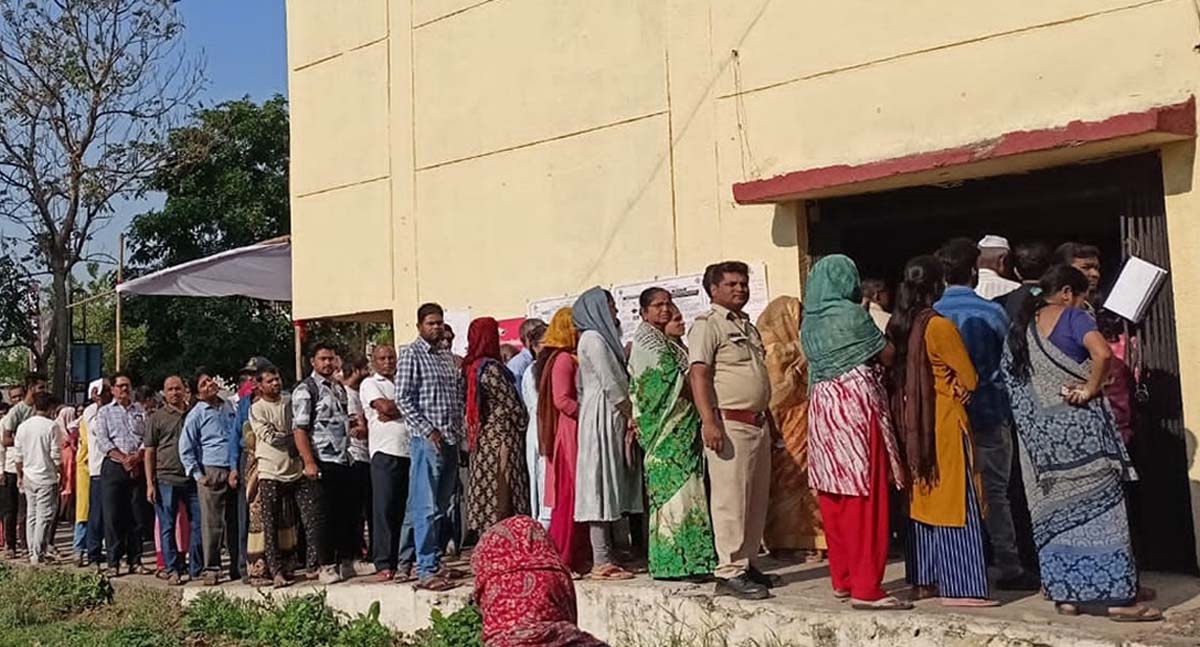 लोकसभा निवडणुकीच्या पहिल्या टप्प्यातील पाच मतदारसंघात ५ वाजेपर्यंत ५४.८५ टक्के मतदान