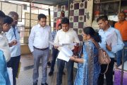 मतदार चिठ्ठी पडताळणीसाठी जिल्हाधिकारी घरोघरी