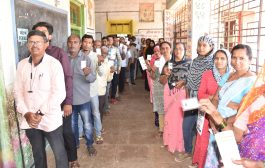 कोल्हापूर लोकसभा मतदारसंघाचे अंदाजे ७०.३५ टक्के तर हातकणंगले लोकसभा मतदारसंघाचे अंदाजे ६८.०७ टक्के मतदान