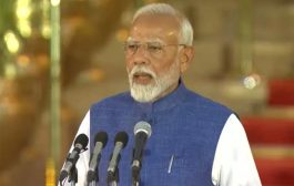 ‘मैं नरेंद्र दामोदरदास मोदी, ईश्वर की शपथ लेता हूँ…’, मोदींनी तिसऱ्यांदा घेतली पंतप्रधानपदाची शपथ